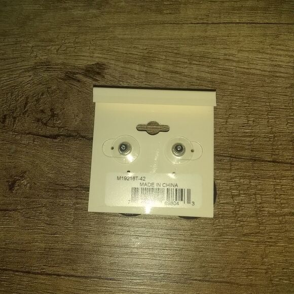 ⬇️⬇️⬇️Tahari White Pearl Stud Circle Earrings - Picture 2 of 3